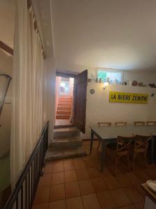穆斯捷-圣玛丽Chambres d' hôtes l'Escalo à Moutiers-Ste-Marie (04360)的相册照片