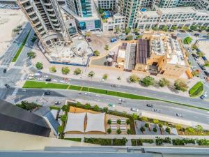 Fotografie z fotogalerie ubytování Downtown Decadence : A 1BR Urban Sanctuary v Dubaji