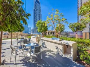 Fotografie z fotogalerie ubytování Downtown Decadence : A 1BR Urban Sanctuary v Dubaji