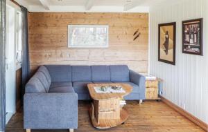 Χώρος καθιστικού στο Gorgeous Home In Matre With Wifi
