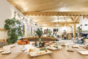 Jedlo v ubytovaní bed & breakfast alebo blízkom okolí