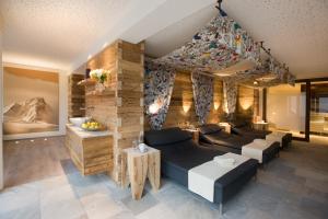 Posezení v ubytování Hotel Walliserstube