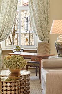 Uma área de estar em NARUTIS Hotel - Small Luxury Hotels of The World