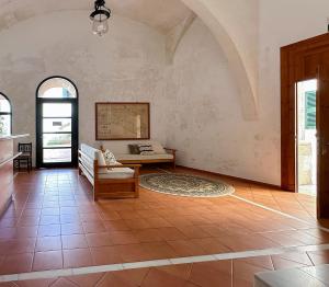 Grupoandria El Claustre de Ciutadella - HOSPEDERIA的休息区