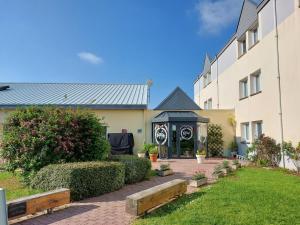 Zahrada ubytování Contact Hotel Utah Beach Carentan