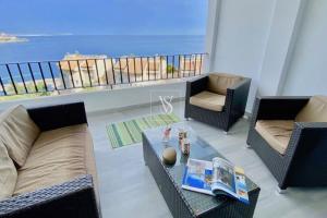 Fotografia z galérie ubytovania Amplia villa con piscina privada vistas al mar y WIFI v destinácii La Herradura