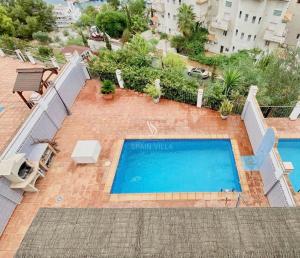 Fotografia z galérie ubytovania Amplia villa con piscina privada vistas al mar y WIFI v destinácii La Herradura