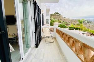 Fotografia z galérie ubytovania Amplia villa con piscina privada vistas al mar y WIFI v destinácii La Herradura