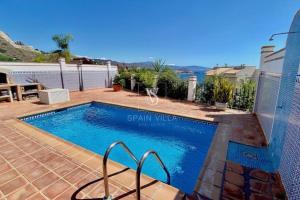 Fotografia z galérie ubytovania Amplia villa con piscina privada vistas al mar y WIFI v destinácii La Herradura