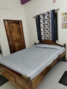 Легло или легла в стая в OYO Home Krishna Bhawan