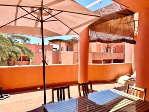 Balkon lub taras w obiekcie Alvarito Beach - EaW Homes