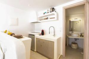Gallery image of Irini's Earth house with Jacuzzi in Prodromos Paros