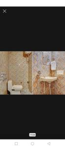 - deux photos d'une salle de bains avec lavabo et toilettes dans l'établissement OYO Hotel Sky View 1, à Moradabad