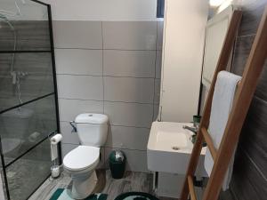 Fotografie z fotogalerie ubytování Charmant T2 meublé v destinaci Rémiré + 1 fotografie