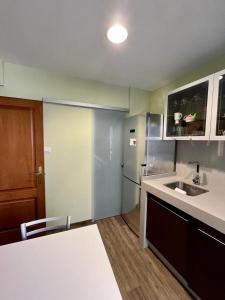 Kuchyňa alebo kuchynka v ubytovaní Piso en pleno centro de Miño izquierda