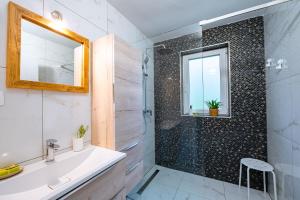 Koupelna v ubytování Apartma na hribu + 37 fotografií