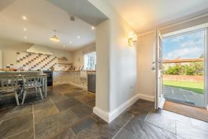 Köök või kööginurk majutusasutuses Pine Cottage