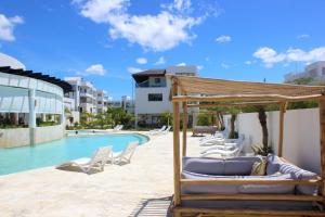 Bazén v ubytování Amar'e Aparthotel & Spa nebo v jeho okolí