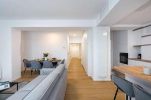 Istumisnurk majutusasutuses Luxurious Central New Penthouse + Parking