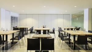 Restoran ili drugo mesto za obedovanje u objektu Amaris Hotel Madiun