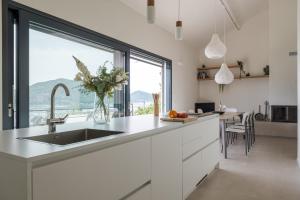 Η κουζίνα ή μικρή κουζίνα στο Villa Orizzonti +35 φωτογραφίες