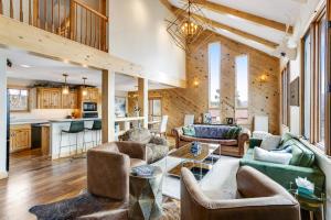 Gallery image of Highwood Home in Frisco