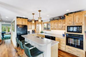 Gallery image of Highwood Home in Frisco +27 photos