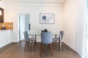 Lux 3 Bedroom 2 Bath Apt