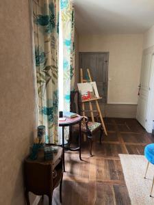 Photo de la galerie de l'établissement Le Loriot, à Champagne-et-Fontaine 19 autres photos