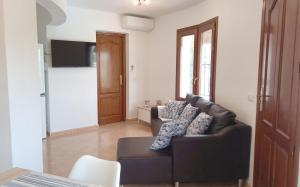 Posezení v ubytování Maison avec logement indépendant piscine privée et vue mer