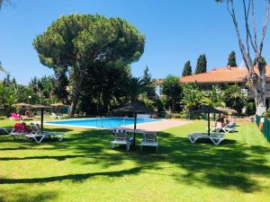Bazén v ubytovaní HORTENSIA Suite Puerto Banus alebo v jeho blízkosti
