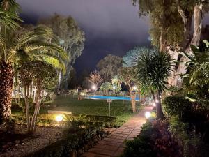 Bazén v ubytovaní HORTENSIA Suite Puerto Banus alebo v jeho blízkosti