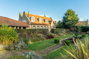 Aed väljaspool majutusasutust Appletree Barn B