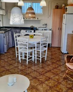 Kuchnia lub aneks kuchenny w obiekcie Puerto de Mazarron 300m plage Bahia