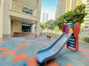 Herní místnost nebo prostor pro děti v ubytování Bellavista - High Floor - 1BR - 29 Boulevard - Burj Khalifa & Fountain View