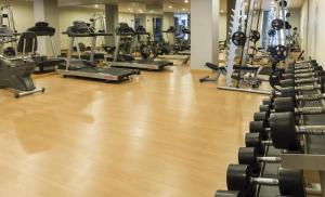 Fitness centrum a/nebo fitness zařízení v ubytování Golden Rock Beach