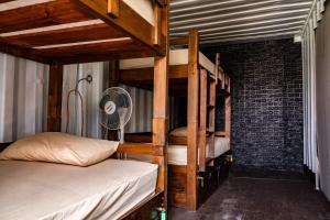 Poschodová posteľ alebo postele v izbe v ubytovaní Marine Surf