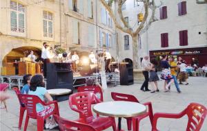Hosté ubytování Cozy Apartment In Beaucaire With Wifi