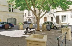 Fotografie z fotogalerie ubytování Cozy Apartment In Beaucaire With Wifi v destinaci Beaucaire
