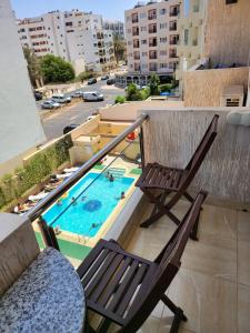 Bazén v ubytování Résidence Hotelière Fleurie nebo v jeho okolí