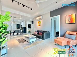 Televisyen dan/atau pusat hiburan di OngKimWee Residence By Heystay Management