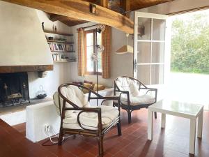 Posedenie v ubytovaní Maison familiale proche plage avec jardin, terrasse et 6 couchages à L'Épine - FR-1-224B-184