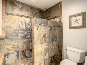 Phòng tắm tại Seaside at Anastasia E204 +22 ảnh