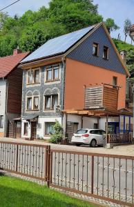 Budova, kde se apartmán nachází + 15 fotografií