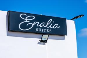 Certifikát, hodnocení, plakát nebo jiný dokument vystavený v ubytování Enalia Suites