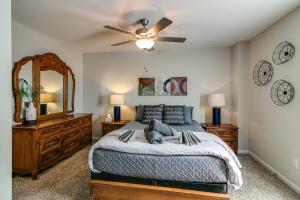 Katil atau katil-katil dalam bilik di Franklin Haven by Johnathan (1010 Franklin, #A)