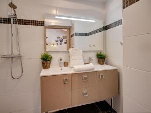 حمام في Appartement Morzine, 6 pièces, 10 personnes - FR-1-627-17