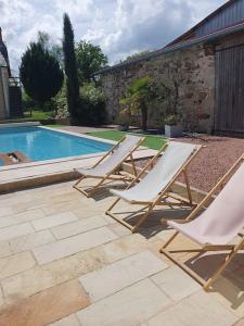 Πισίνα στο ή κοντά στο Gîtes avec piscine chauffée