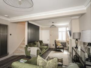 Khu vực ghế ngồi tại 15 Rosemary Lane