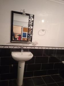 Residence al Rahma nr 01的一间浴室
